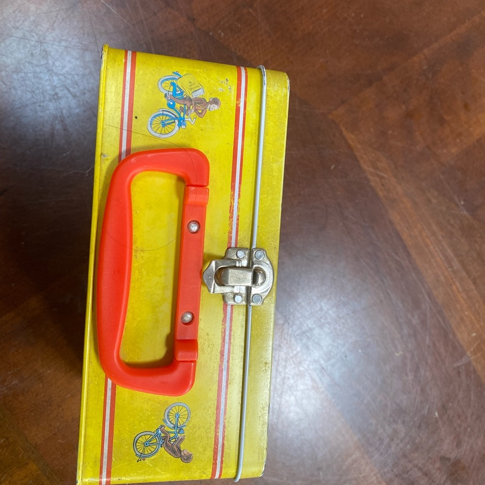 Curious George Metal Lunch Box - Picture 2 of 3